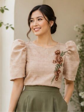 Women’s Puff-Sleeve Floral Embroidered Top in Beige